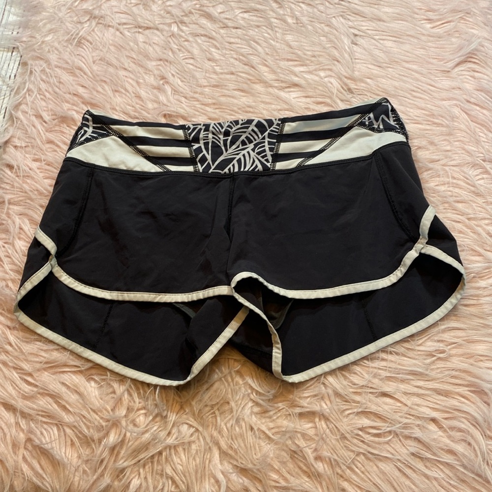 Lululemon Speed Shorts in size 6